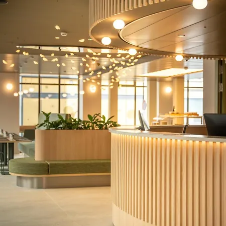 Le Square Hotel