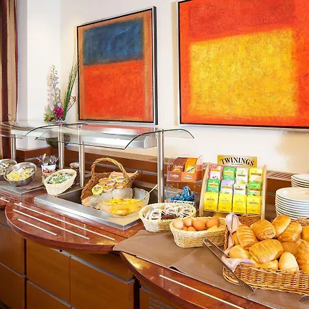 Le Square Hotel 3*