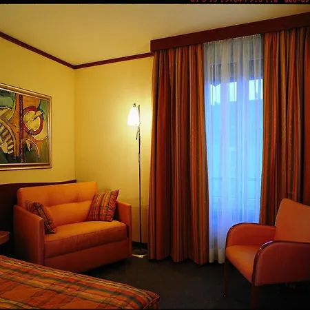 Le Square Hotel 3*