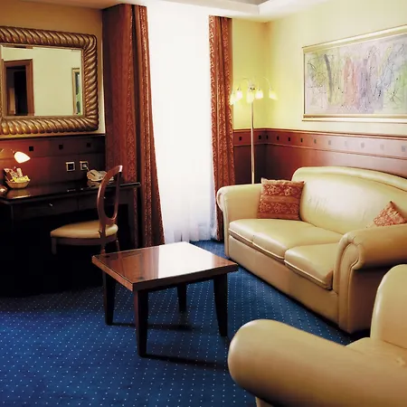 Hotel Le Square 3*