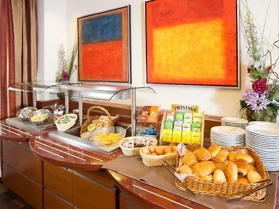 Le Square Hotel